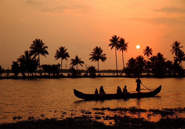 4 days kerala backwater tour in alleppey